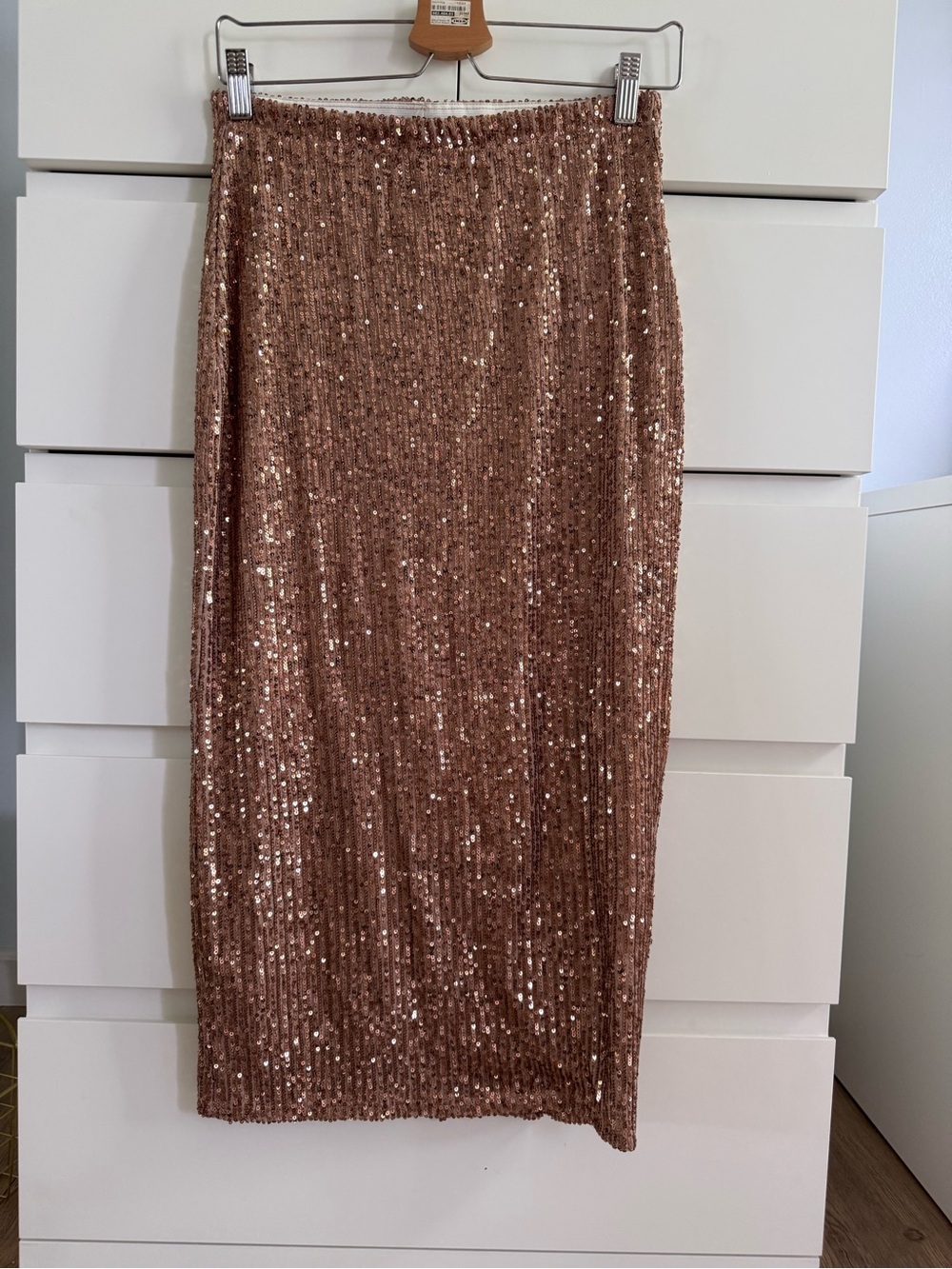 Express Rose Gold Sequin Midi Skirt – Size Small